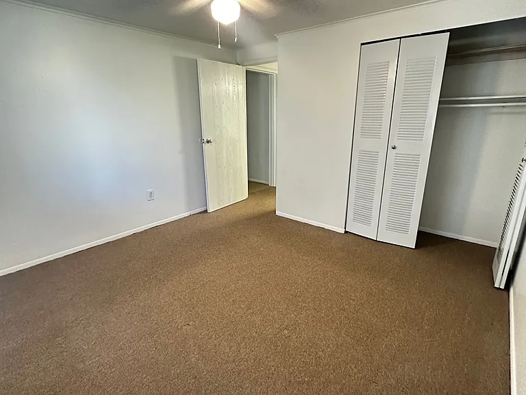 Oakland Hills — Photo 30