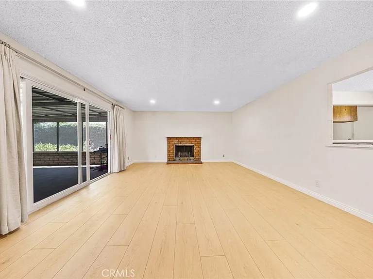 612 N Maryport Ave — Photo 11