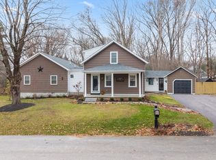 7 Nipmuck Dr, Webster, MA 01570