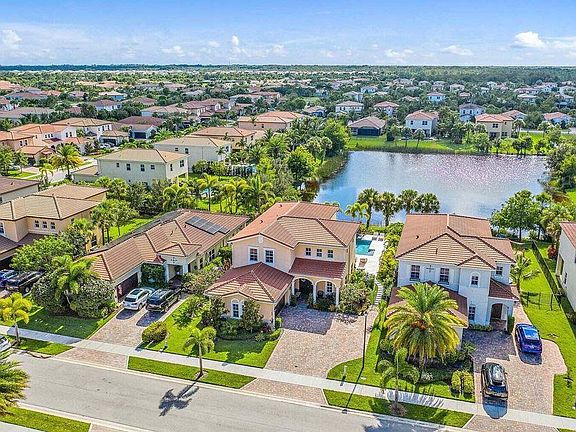 2nd image of 160 Rudder Cay Way