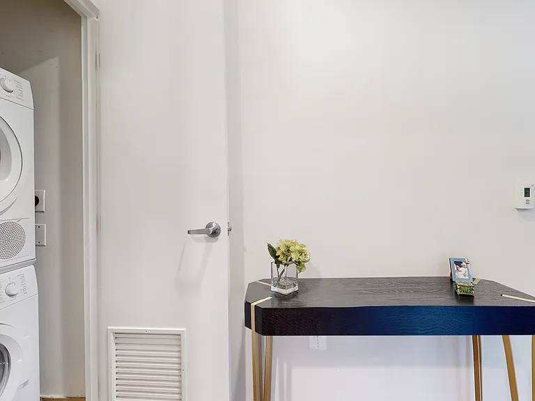 1215 Broadway #407 — Photo 9