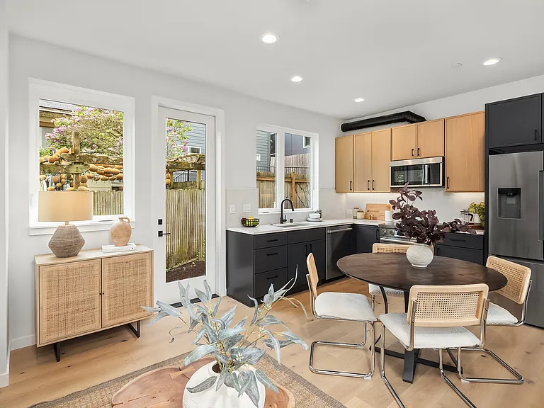 4425 Fremont Ave N #B — Photo 6