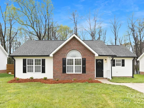 3749 Capps Hill Dr, Charlotte, NC 28216