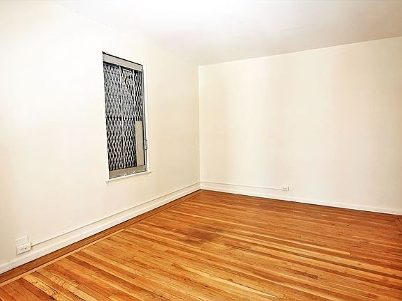 3rd image of 300 E 38th St APT 3A