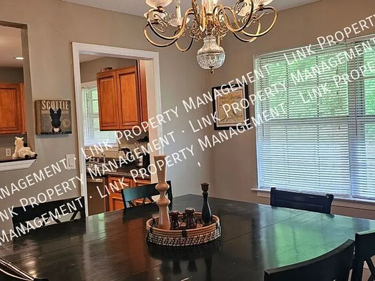 2433 Meade Cir — Photo 8