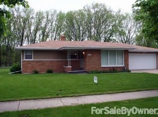 1033 N Locust St, Green Bay, WI 54303