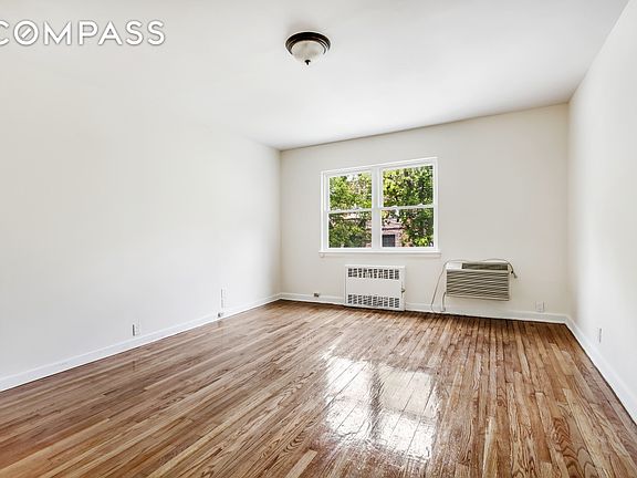 3rd image of 6617 Clyde St
