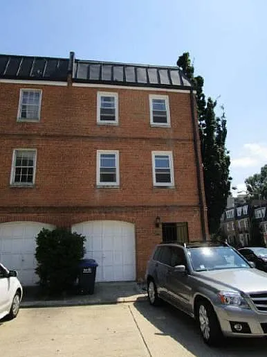 512 H St SW — Photo 2