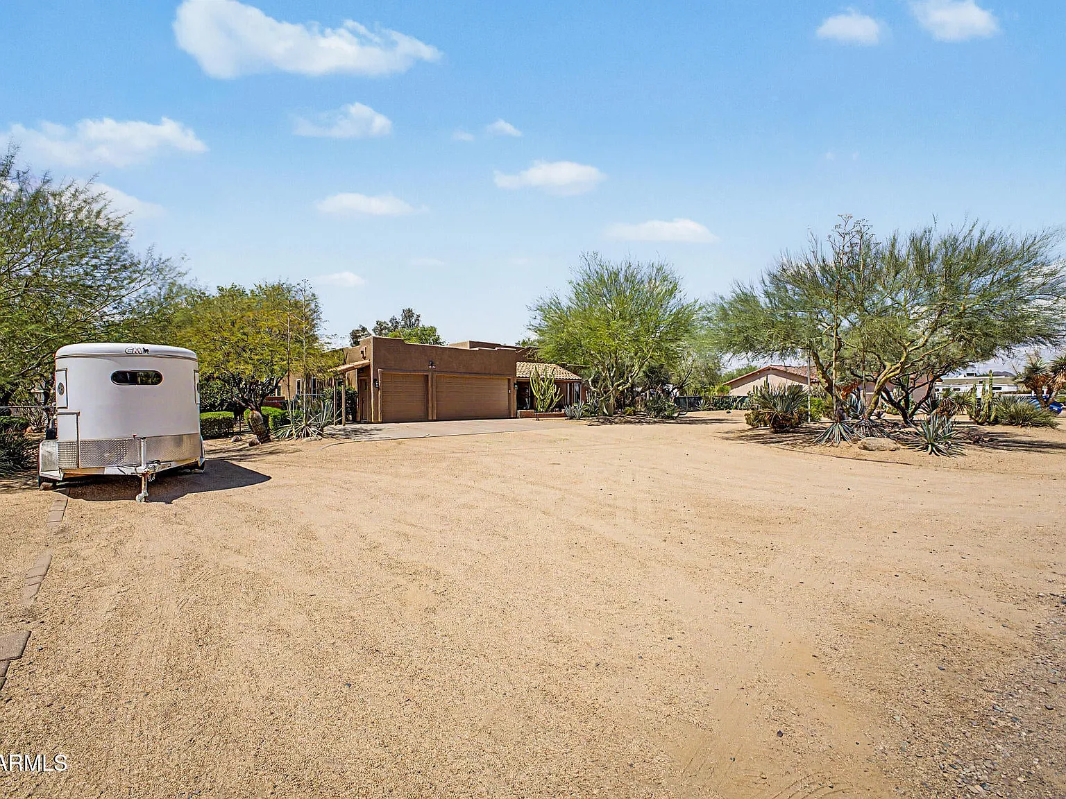 4 bed, 2423 sqft, $4,500 — Photo 3