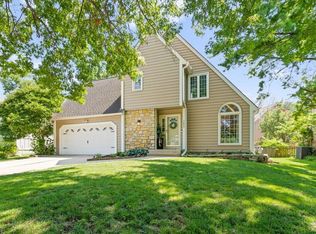 7809 W 114th Ter, Overland Park, KS 66210