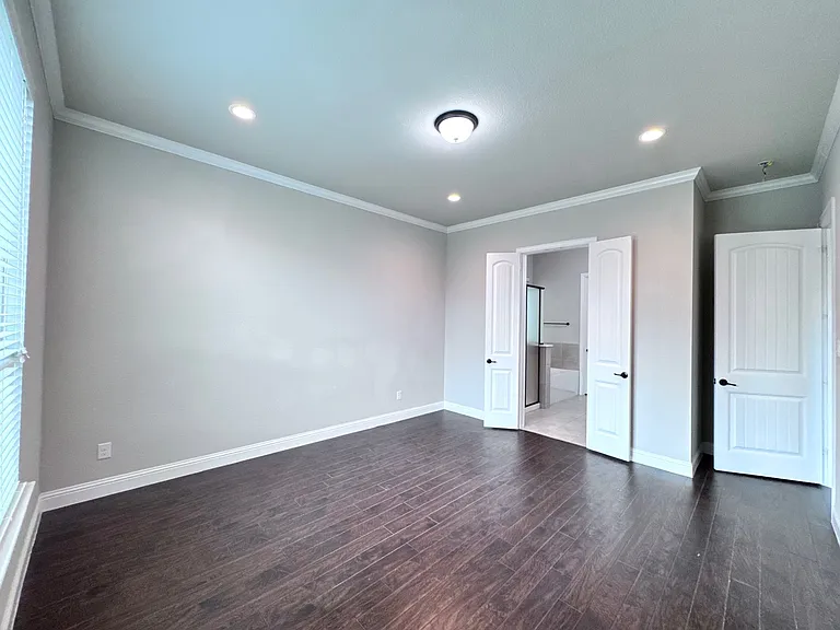 311 Lexington Ave — Photo 11