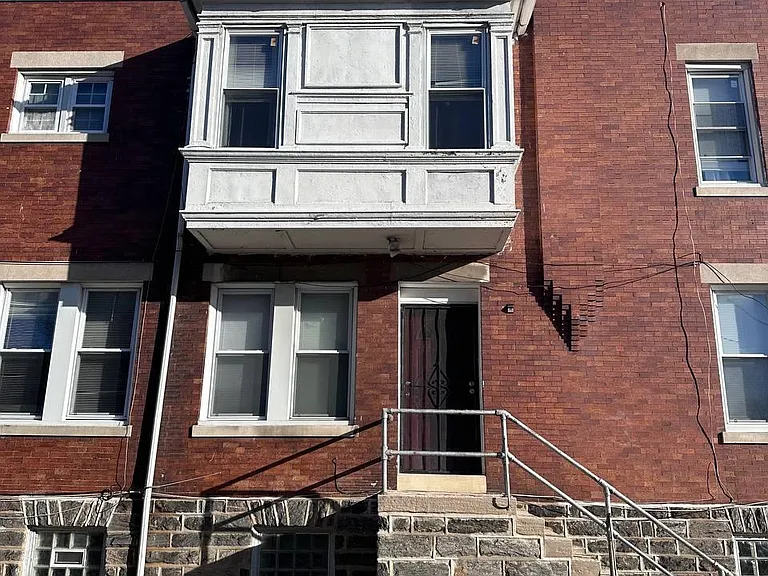 6033 Chestnut St #1 — Photo 1