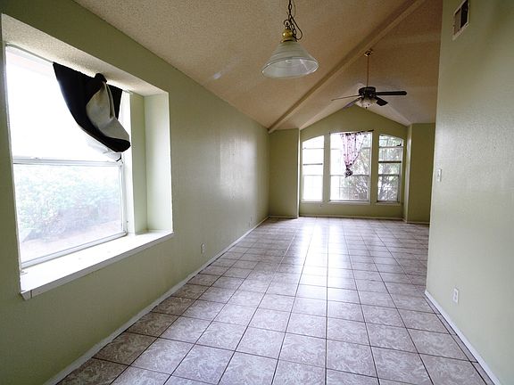 4th image of 7501 Plaza Taurina Dr