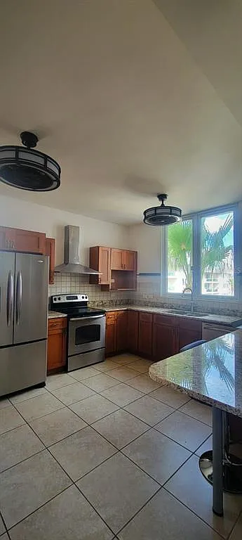 3 bed, 2.0 bath, 1679 sqft, $2,600 — Photo 4