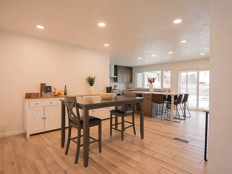 9514 Avenida Del Oso NE — Photo 21