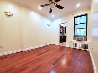 Rented by Warburg