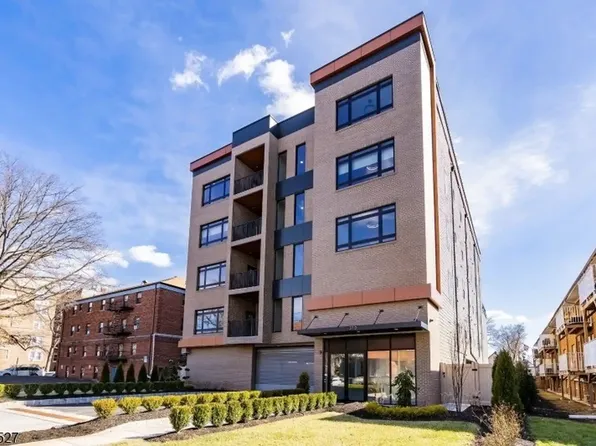 310 W Jersey St, Elizabeth, NJ