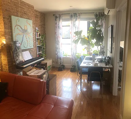 Rented by Alexander Bilu, LREB | media 18