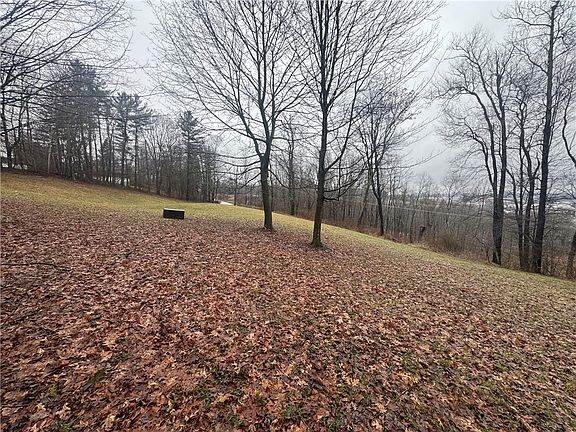 3rd image of 425 Felgar Rd