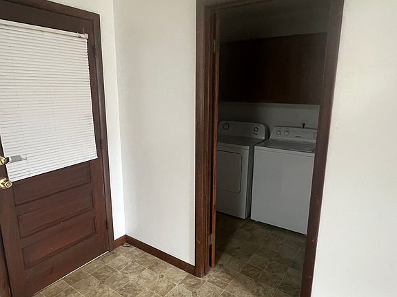 4th image of 528 Grant Ave