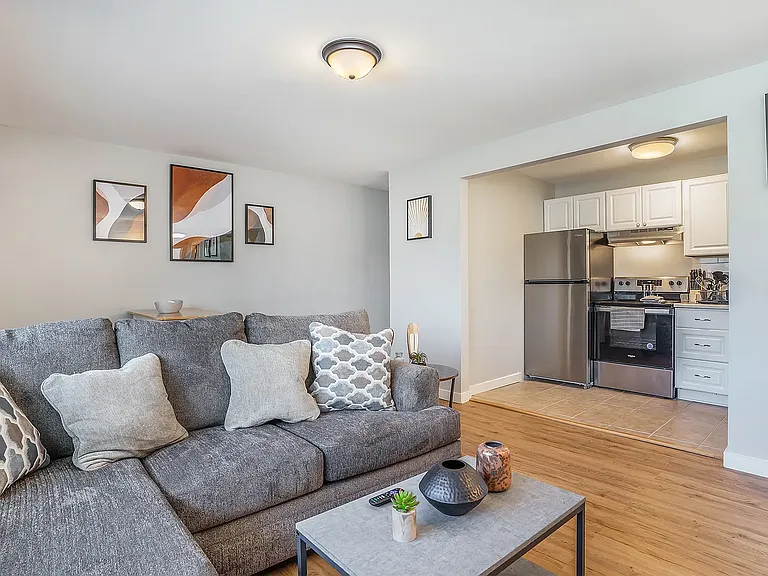 570 W Ocean View Ave #1 — Photo 24