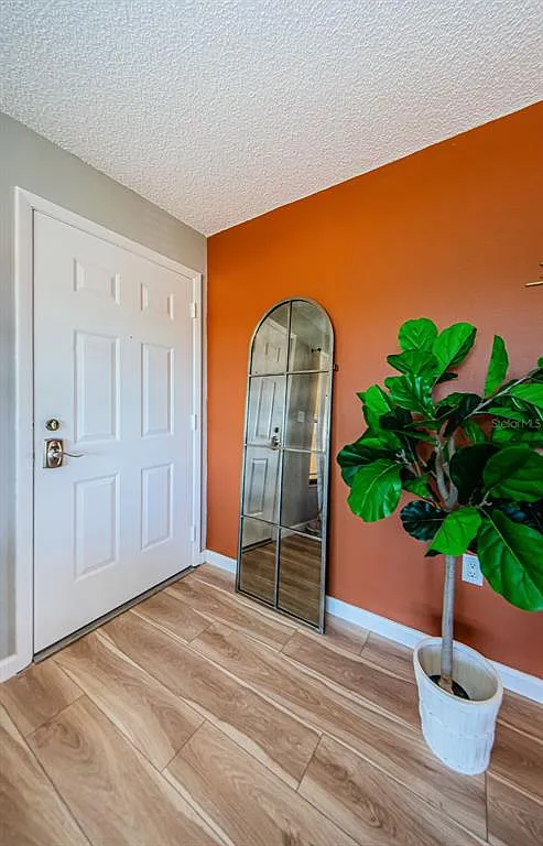 1 bed, 1.5 bath, 750 sqft, $1,750 — Photo 2