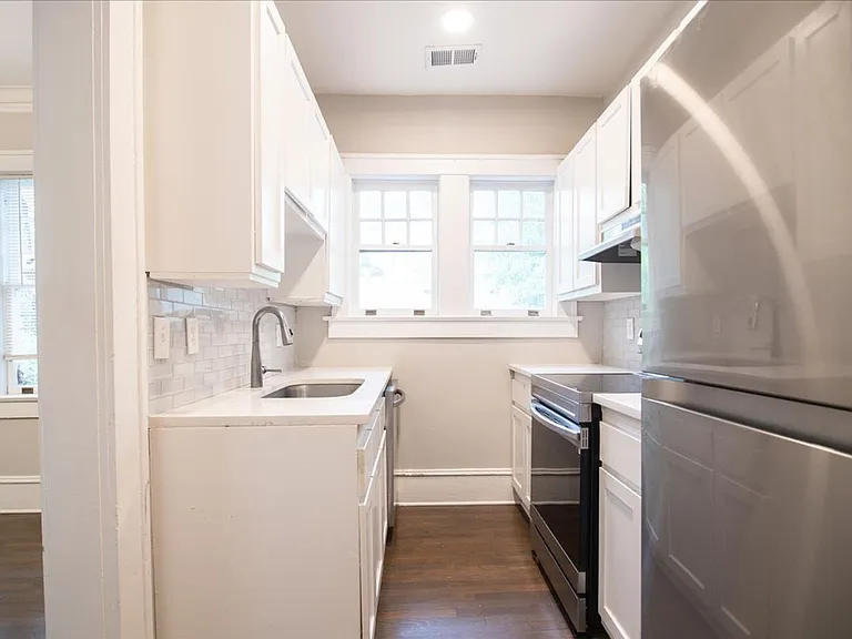 882 Charles Allen Dr NE — Photo 11