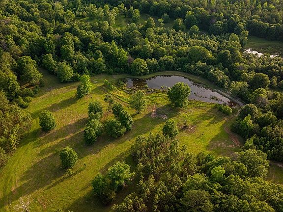 5th image of 4034 Moore Rd