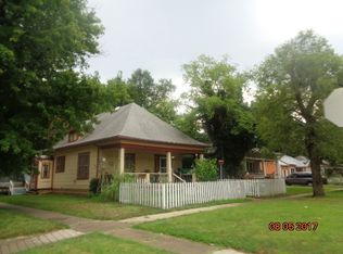 1302 S Laura Ave, Wichita, KS 67211
