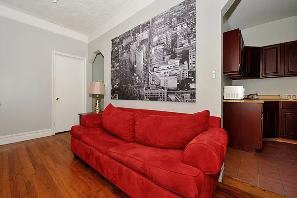 Rented by Eisenberg Exclusives | media 88