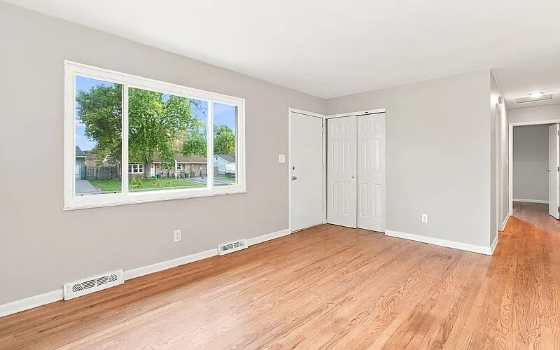 3 bed, 1.5 bath, $1,495 — Photo 3