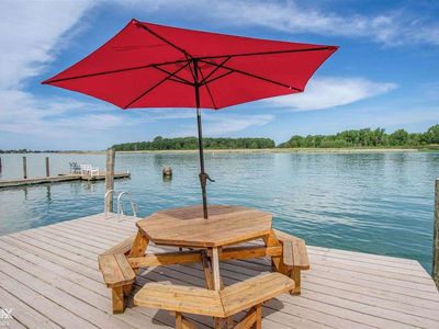 4160 Middle Channel Dr, Harsens Island, MI, 48028