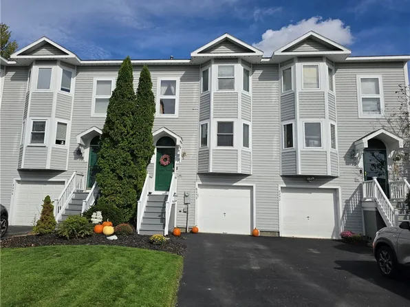 8252 Boatwatch Dr, Baldwinsville, NY 13027