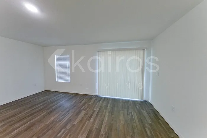 4 bed, 2.0 bath, 1449 sqft, $2,045 — Photo 2