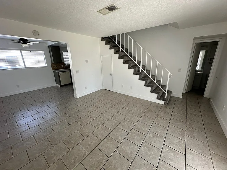 1501 E Fairfield Ct #2 — Photo 6