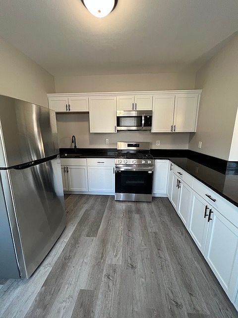 1st image of 1923 Clark St #11262505