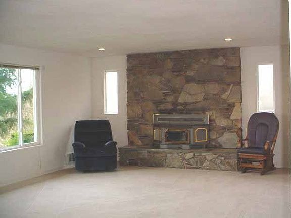 4th image of 512 Aaby Dr
