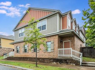 1310 N Corsica Dr, Fayetteville, AR 72704