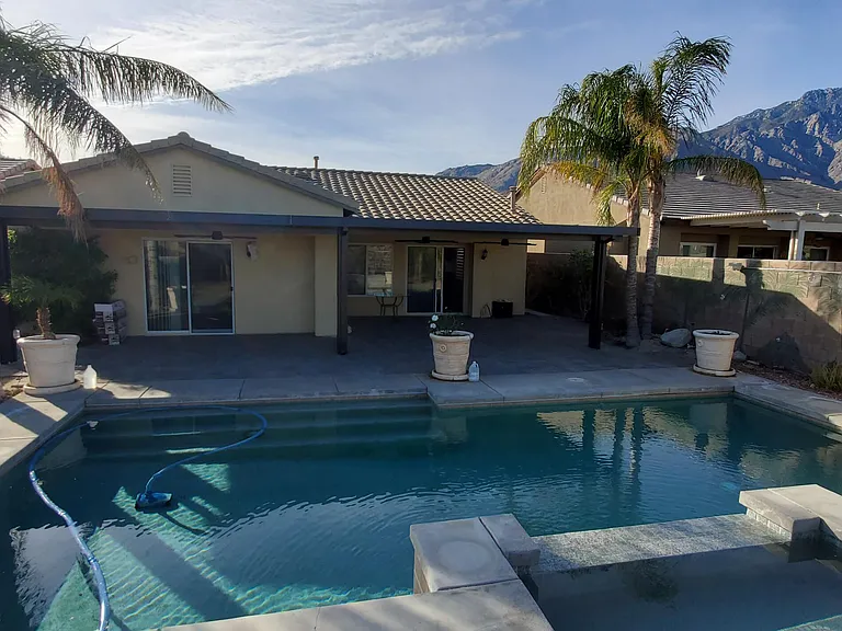 716 Summit Dr — Photo 2