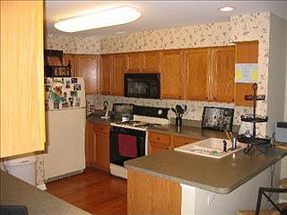 4th image of 536 W Danbury Dr