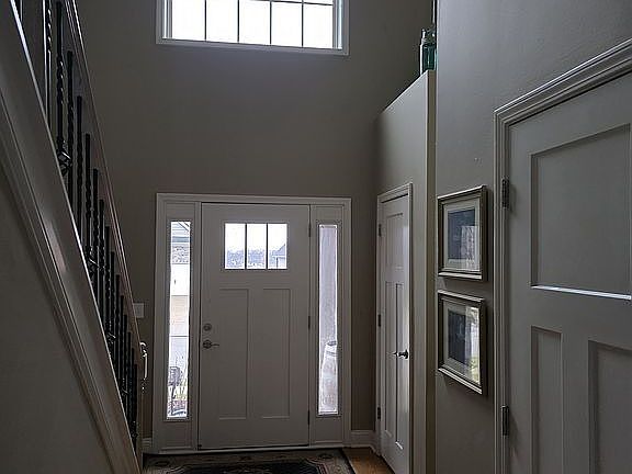 3rd image of 224 Rhodes Ln