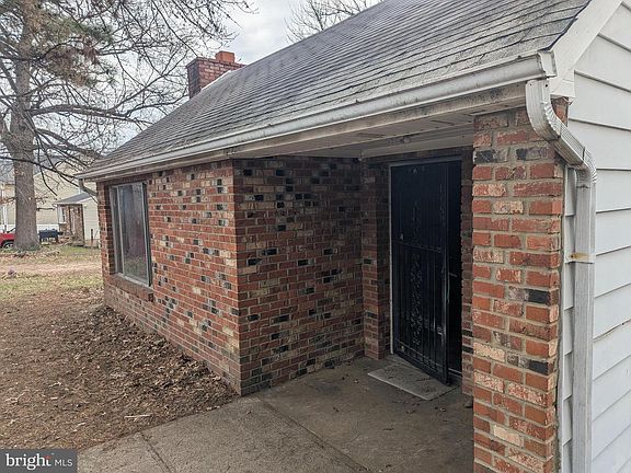 3rd image of 809 203rd St