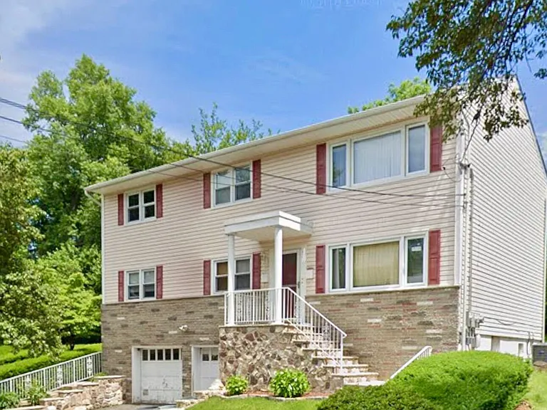 243 Lakewood Dr #1 — Photo 1