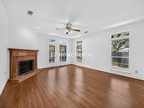 4th image of 88 Laughing Brook Ct