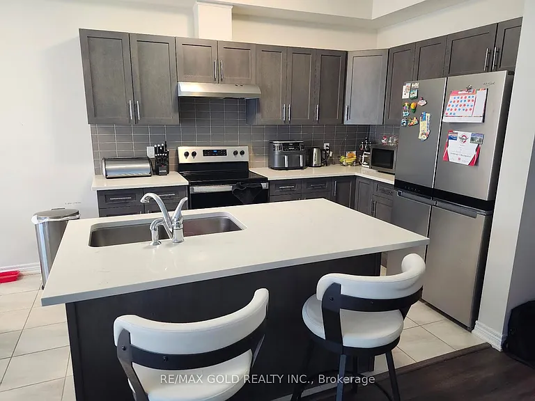 134 Sycamore St — Photo 6