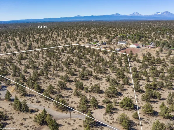 3375 SW 77th St, Redmond, OR 97756