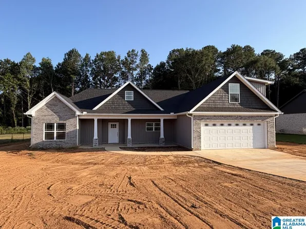 216 Deerfield Cir, Anniston, AL 36207