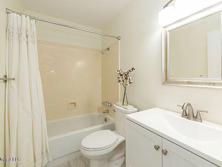 114 Menge Ave — Photo 25