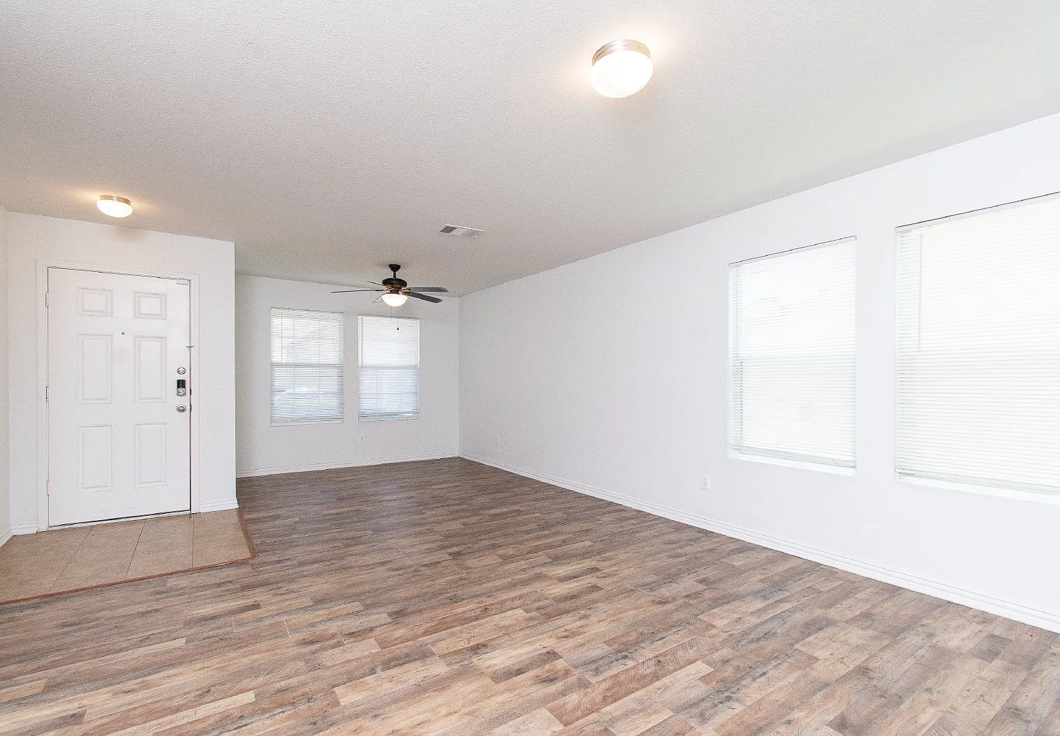 4 bed, 3.0 bath, 2652 sqft, $1,700 — Photo 3