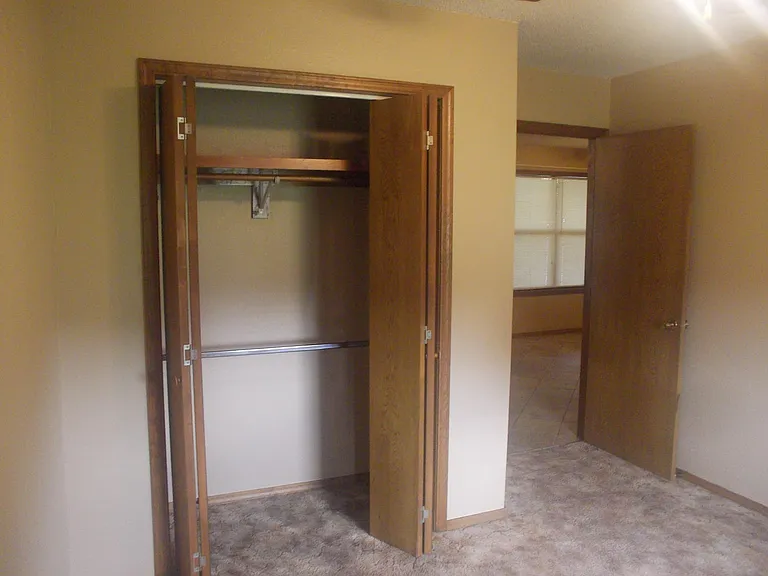 424 N Indiana St — Photo 13